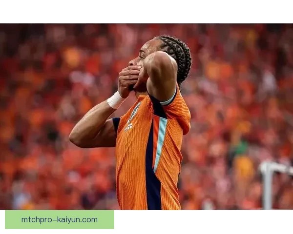 哈维·西蒙斯表现稳健，助攻威胁不断增强引关注